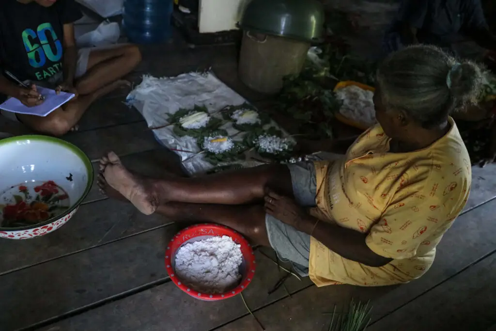 Perempuan Penjaga Pangan: Kekuatan Lokal Kampung Yenggu Lama dalam Adaptasi Perubahan Iklim